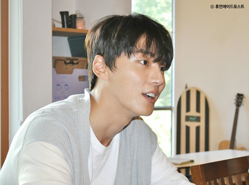 humanaidpost's tweet photo. [휴먼에이드포스트] 윤시윤은 늘 밝은 미소와 성실함으로 촬영장 분위기를 화기애애하게 이끌어냈다. 지치지 않는 에너지 비결로 그는 "쉴 때 잘 쉬는 것과 꾸준한 운동이 지치지 않는 체력의 비결"이라 말했다.
https://t.co/jksxAH0Rom

#배우 #윤시윤 #인터뷰 #대군 #정글의법칙 #휴먼에이드포스트 https://t.co/sDE6cBJQ1I