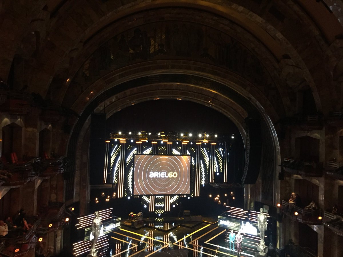 Ya estamos en la ceremonia del #Ariel60