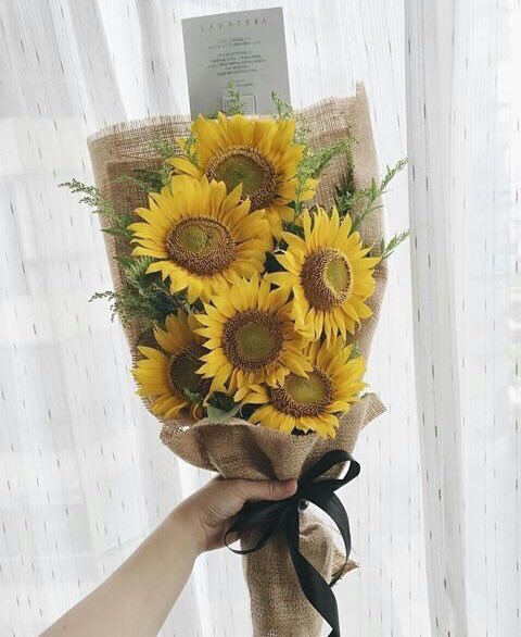 sunflowerlust's tweet photo. "To me, sunflower bouquets are happiness" https://t.co/7aBqwHbB5g