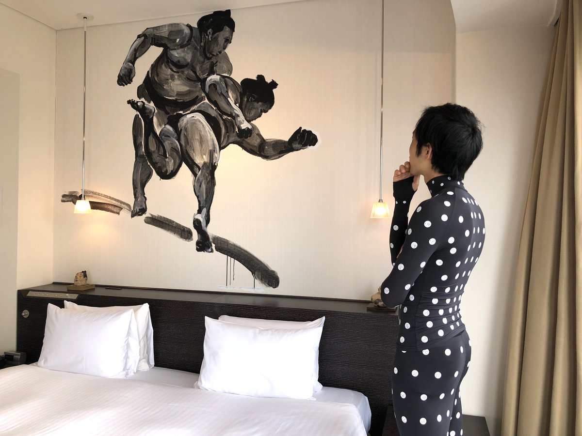 Relux リラックス 今日は大切なお打ち合わせ 最先端の アートホテル へ 最先端の スーツ で伺いました Zozosuit Zozotown パークホテル東京