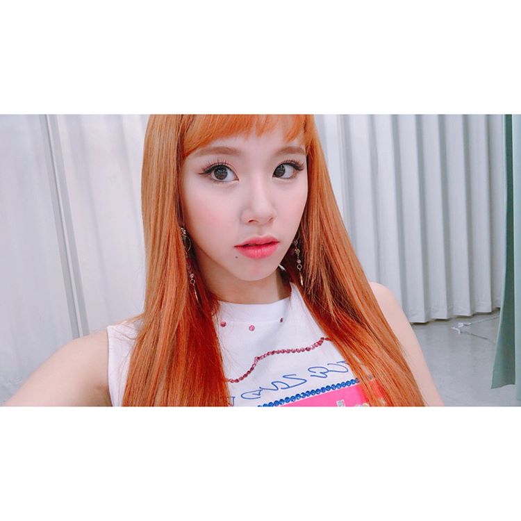 2ICERP's tweet photo. twιce's ιnstαgrαm updαte · chαeyoung's new hαir color! 🍊 https://t.co/wHQPr6ywyH