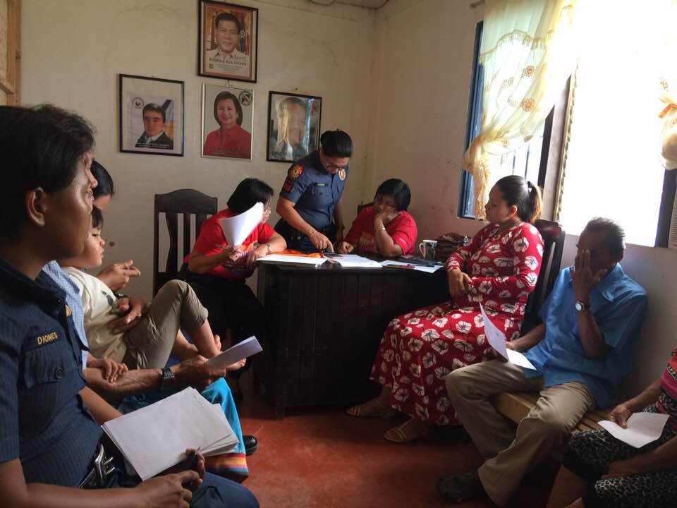 SCPS_PCR's tweet photo. Surigao City PS pers conduct PNP Satisfaction Survey to respondents brgy officials &amp; workers @ Brgy Sabang, Surigao City. This aims to improve community safety awareness through community-oriented and human rights-based policing and trust rating measures.
#PNPPatrolPlan2030 https://t.co/9BKqjG7IE0