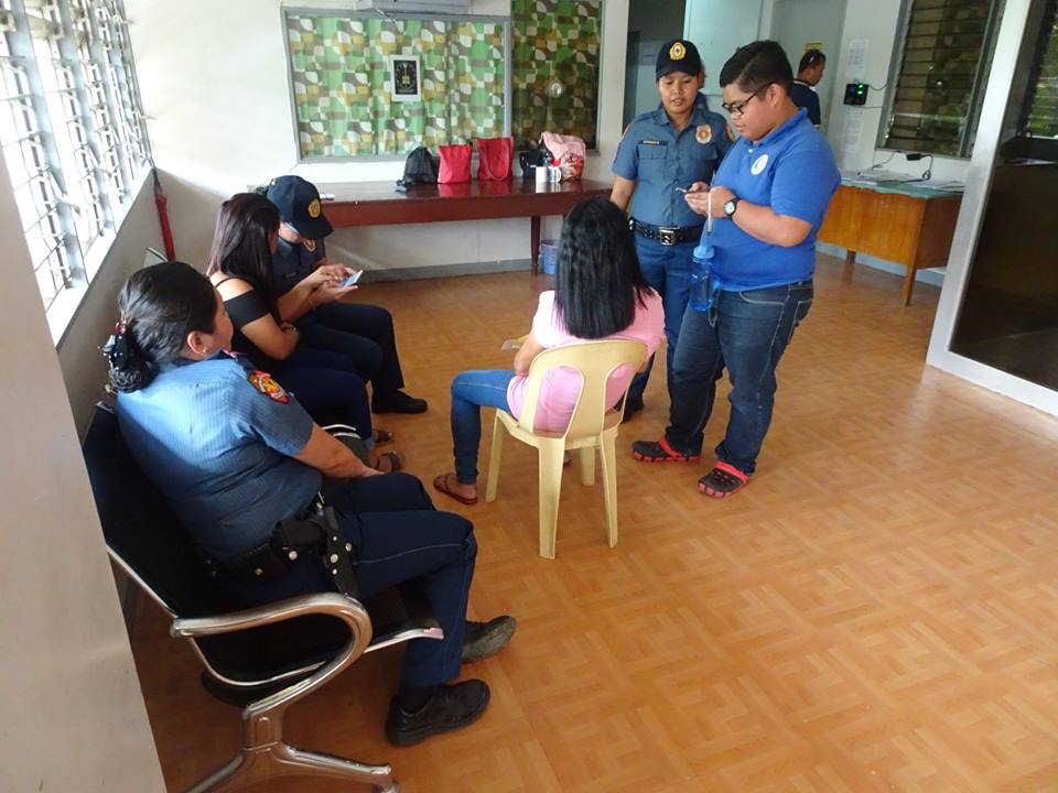 SCPS_PCR's tweet photo. Surigao City PNP personnel conducts PNP Satisfaction Survey at Barangay Luna, Surigao City with respondents from transport sector, vendors, terminal and barangay workers.
#PNPPatrolPlan2030 https://t.co/b244IZT4dd