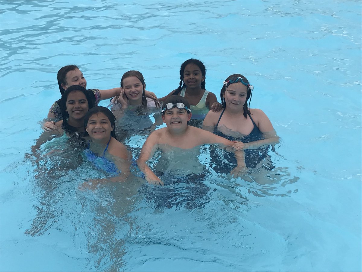 MrsMackClass's tweet photo. @PalmyraSchools Fun morning at the pool! #rewardinggoodbehavior https://t.co/wryvxz4Ab1
