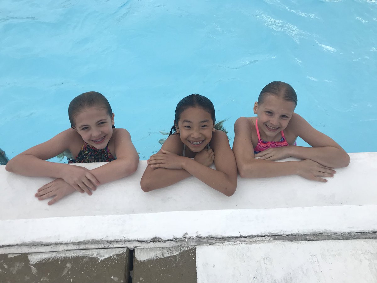 MrsMackClass's tweet photo. @PalmyraSchools Fun morning at the pool! #rewardinggoodbehavior https://t.co/wryvxz4Ab1