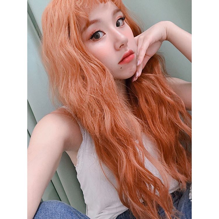 2ICERP's tweet photo. 🍊 + twιce's ιnstαgrαm updαte. https://t.co/nsfqmCtwfJ