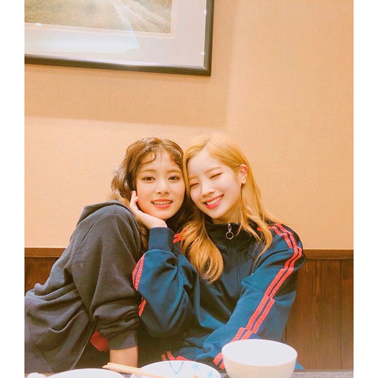 2ICERP's tweet photo. twιce's ιnstαgrαm updαte. https://t.co/E1kj1oA8He