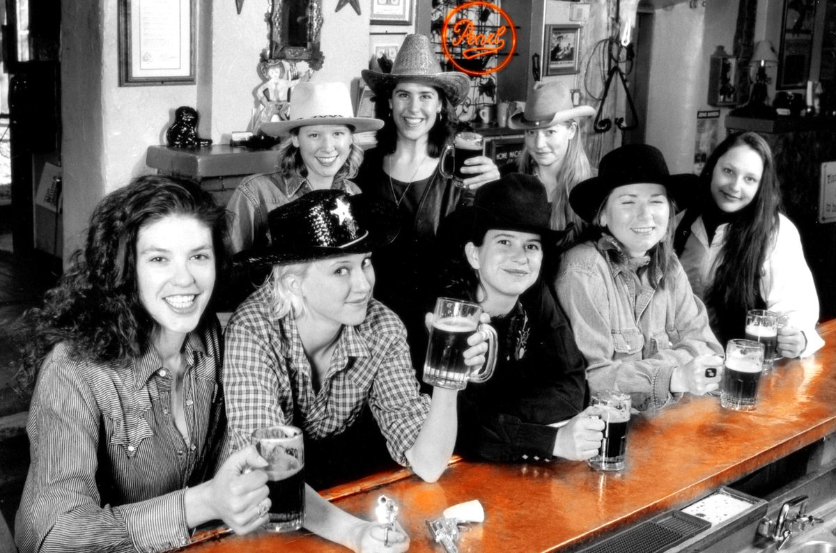 motiontv's tweet photo. Kicking off the last episode at Cowgirl Hall of Fame! #motionFinale #fycb https://t.co/Gt0EO35yIe