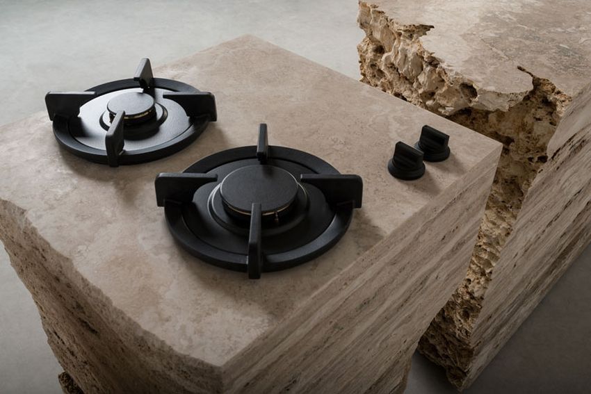 HOMECRUX's tweet photo. During the #MilanDesignWeek 2018, @VaselliMarmi, a luxury kitchen &amp; bathroom brand, showcased the Chrysalis outdoor kitchen that’s a great addition to the garden. It brings a piece of quarry to your patio. 
More@ https://t.co/S8M065Iip6  
#kitchen #island #decor 
@iSaloniofficial https://t.co/fVeBX6ssYp