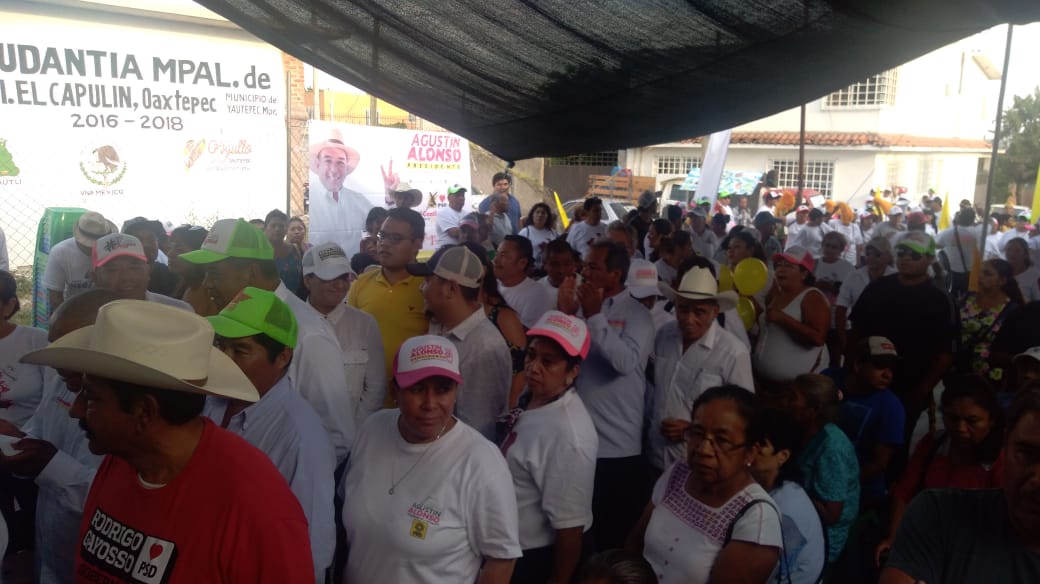 e_venadero's tweet photo. Hoy por la tarde acompañe a mi compañero y amigo Agustin Alonso sin duda unos de los mejores candidatos a presidentes municipales del #PRD Grax Agus por refrendar la historia de la cual somos parte y constructores #VivaElPRD #ContinuidadYMasProgreso https://t.co/a451sCIf7F