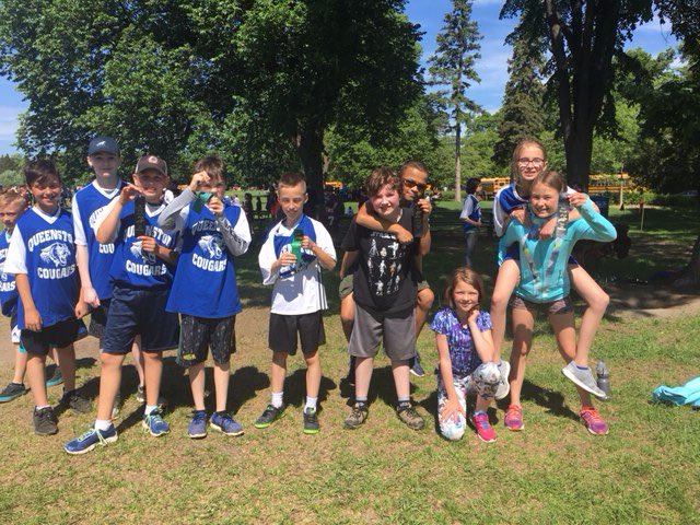queenstonschool's tweet photo. Great job Queenston Students at the Winnipeg School Division Fit Run today at Assiniboine Park. Thank you to @mindfulmarianna & @Tanysvw for taking us! #wsdpe #fitrun #goals https://t.co/sxm65LuBfl