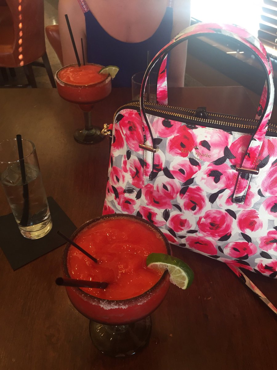 Korey Raye Denton V Twitter Bought This Kate Spade Purse For Myself After I Graduated College A Few Days After I Got My First Job Offer Just So So Sad Today Hug