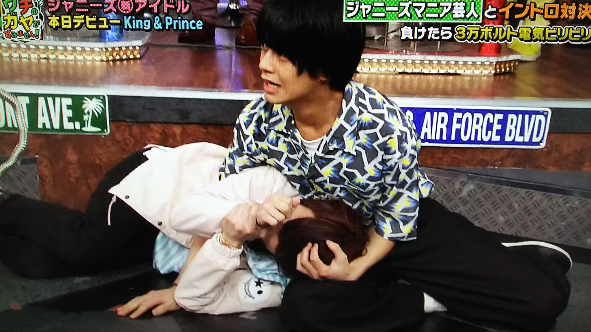 Minami A Twitter 彼女を守る彼氏の図 キンプリ Kingprince 高橋海人 岩橋玄樹 岸優太 T Co Km0tq7qa8i Twitter
