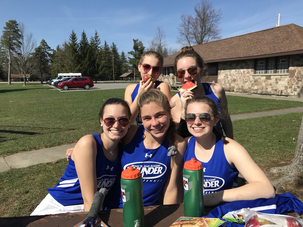 hannahhfischer's tweet photo. happy birthday em!!!! you’re a great precalc buddy to suffer with &amp; an even better tennis partner ILY😁💓🌞 @emmatthew4 https://t.co/Grdhkodzi1