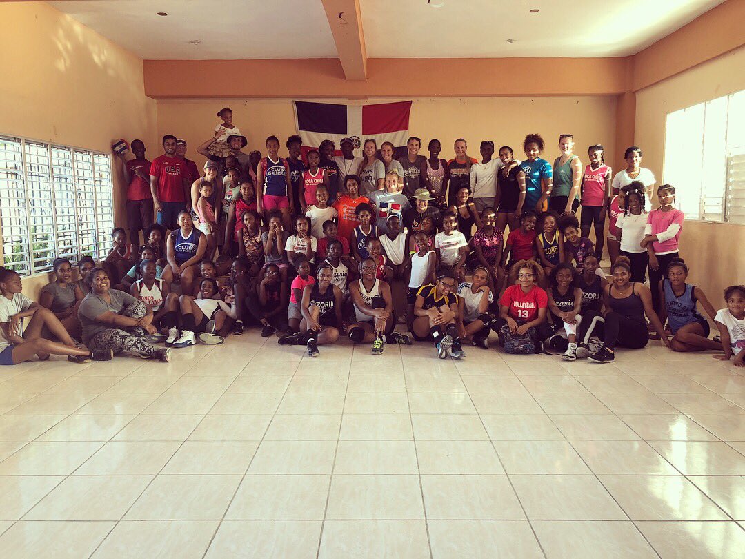 BearkatsFCA's tweet photo. Today we took huge strides to finish building a house for a local FCA DR Coach. Then we had the opportunity to host a volleyball clinic for high school aged students! It’s truly amazing the relationships God is forming despite language barriers. #LoveWorks #FCADR #FCALatinAmerica https://t.co/I2E7Y8wtCE