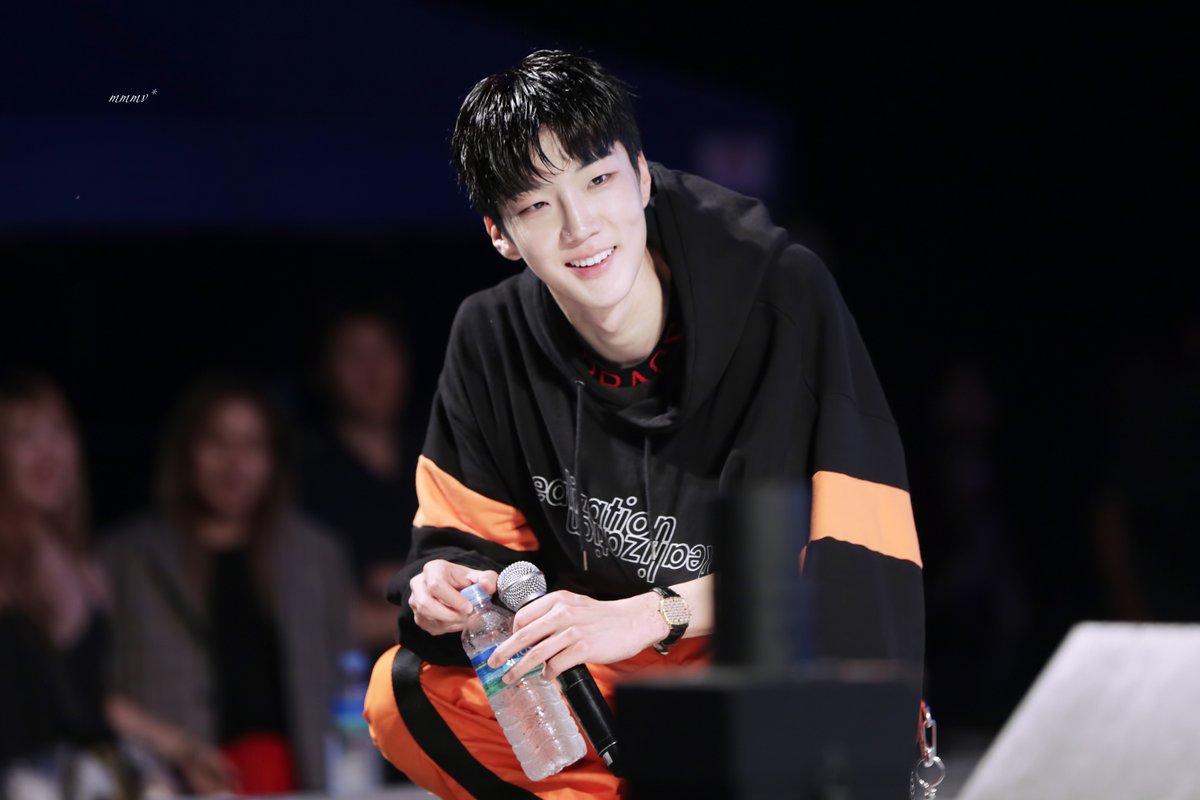 mothercircle's tweet photo. The Man
#seunghoon #이승훈 https://t.co/GAzpbLNpDl