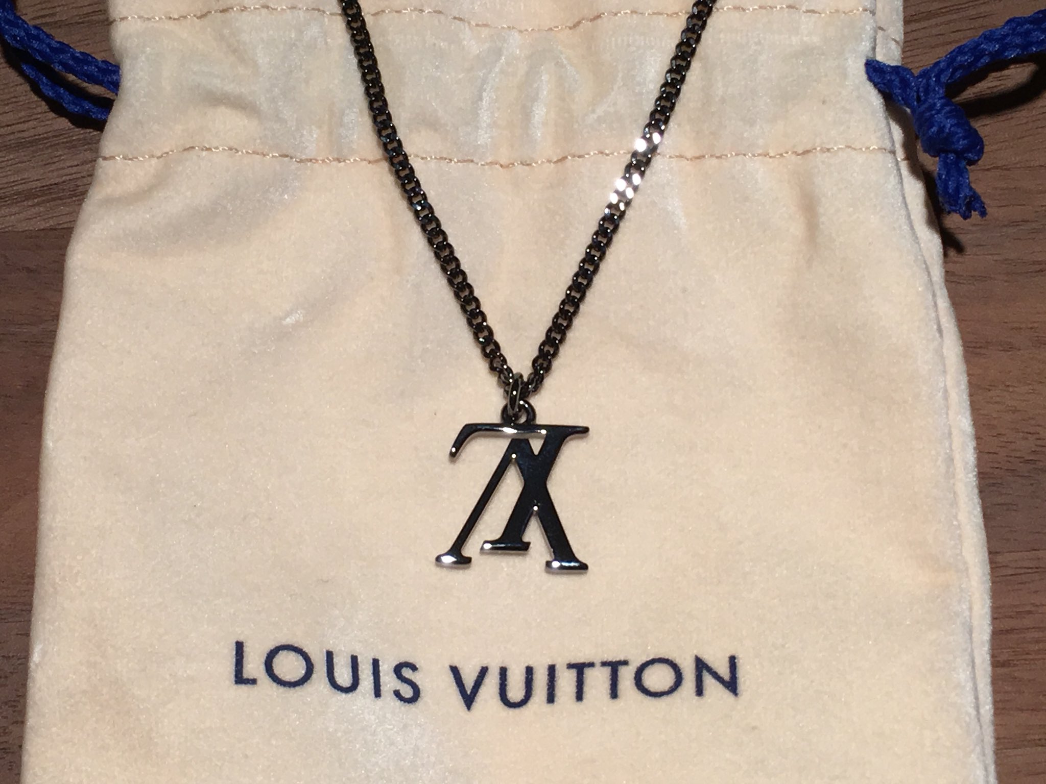 lv upside down necklace