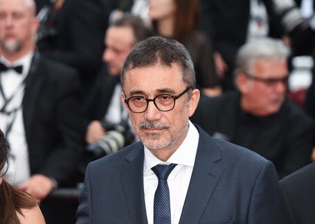 “Kendisini görecek gözü ya da dile getirecek sözü kalmayan toplum, ötekinin bakışını benimser.”
                             Nuri Bilge Ceylan