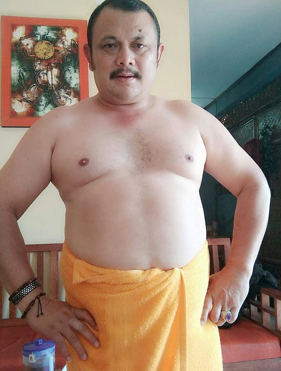 RagilTholle's tweet photo. Nama FB nya ARA SUHARA.Dia GAY TOP..WA / VC: 081394469999 https://t.co/NHXnO1qJZz