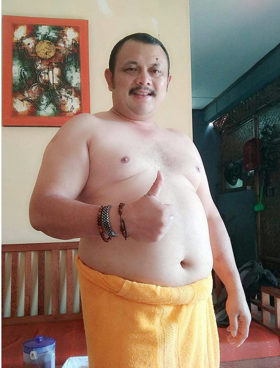 RagilTholle's tweet photo. Nama FB nya ARA SUHARA.Dia GAY TOP..WA / VC: 081394469999 https://t.co/NHXnO1qJZz