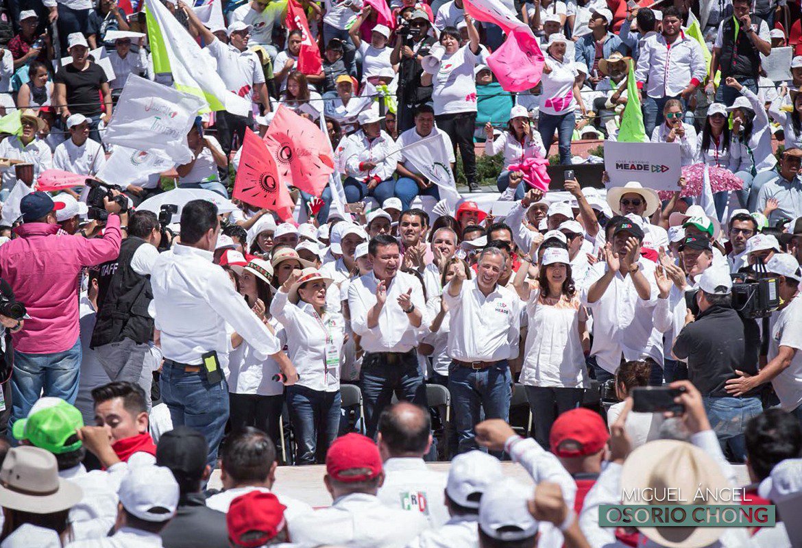 Alonso_Blancas's tweet photo. Una gran gira de nuestro candidato @JoseAMeadeK por Hidalgo. Se sintió el ánimo y la fuerza de la militancia y los jóvenes hidalguenses.mas de 25 mil personas apoyando el proyecto de pepe Meade #VamosAGanar #MeadePresidente #YoMeroConMeade #ColosioMapimi https://t.co/gpCWJiKwjC