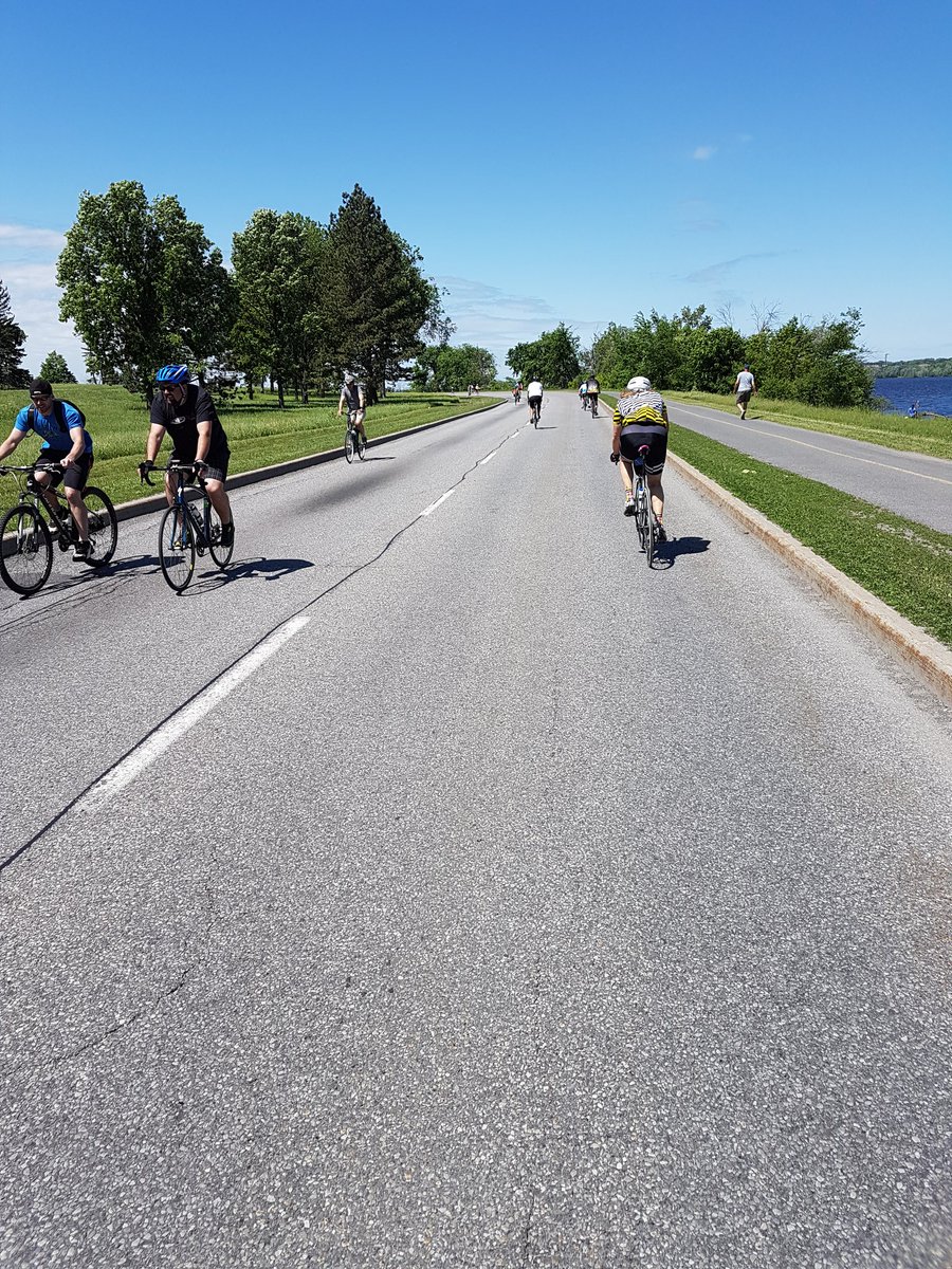 JCalovert's tweet image. Ottawa creates "cycling highways" on Sundays by closing major parkways to motorists.

Imagine biking to work each weekday, safely, on smooth roads, without intersections, and across the city?!!

#biketo
#minimumgrid

@MikeSchreiner
@OntarioGreens
@JimWatsonOttawa