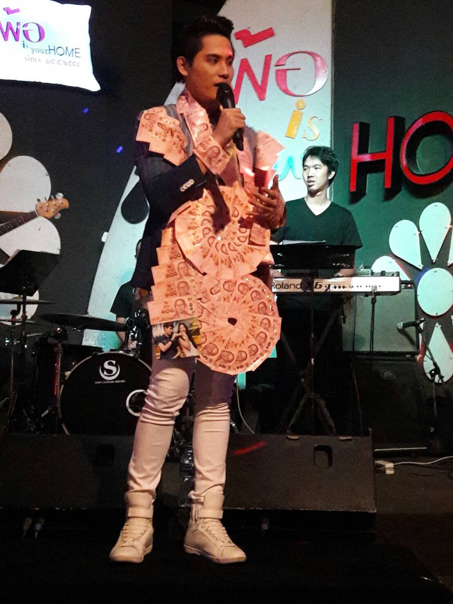 I_Am_You_Rita's tweet image. ภาพคอนเสิร์ตวันเกิดพี่โฟกัสเมื่อ😘

#HBD25thFOCUS
#โฟกัสพลอยใส
#เชื่อฟังน้องนะคะคนดี