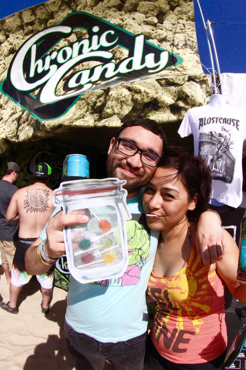 CHRONICCANDY's tweet photo. Back to the beach festival https://t.co/hfzOJBbE7b