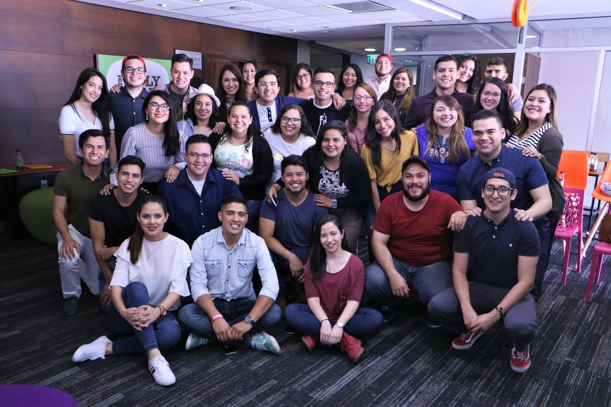 AlegrateAC's tweet photo. Nuestras risas sonarán en más partes. ¡Estamos listos! #ElChisteEsAyudar https://t.co/1PB6OwDWj8