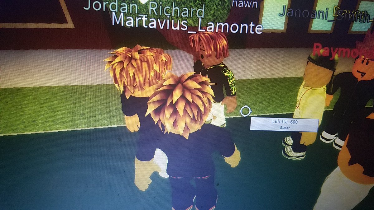 Breezo_Hound's tweet photo. These Napz Talking On Twitter But We Jus cKhased Ya Mans Around The Whole Bity and violated him made him bleed and allat Big Hound #bayviewrblx https://t.co/5UFOd2LHUn