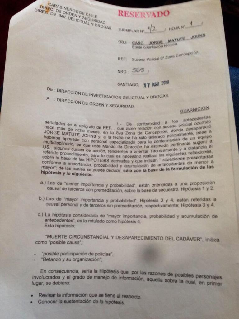 CasoMatuteJohns's tweet photo. #CasoMatute Teoría de Carabineros no se basa en suposiciones, se basa en declaraciones oficiales, muestras de sangre mismo grupo que JMJ y en proceder corruto de altos mandos. @Mega miente.
#EfectoMariposa 

Rompimiento Cadena de Custodia Sangre JMJ: https://t.co/oajDukZcWt https://t.co/0IjYQ3BIYz