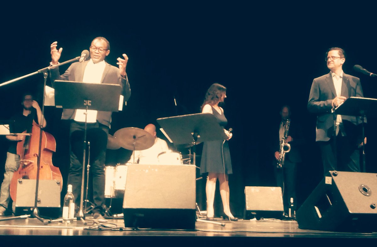 felixrnst's tweet photo. jö më rapellö und die platane - fiston &amp; friends am Poesiefestival18 @AdK_Berlin #hausfürpoesie #4midable https://t.co/i0ncuPTW12