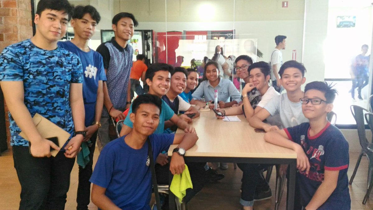 PLVLibrary's tweet image. First day high at the PLV Library. Hello, PLVians! #pasukanna #firstdayhigh #happysalibrary #plvlibrary #valenzuelacity