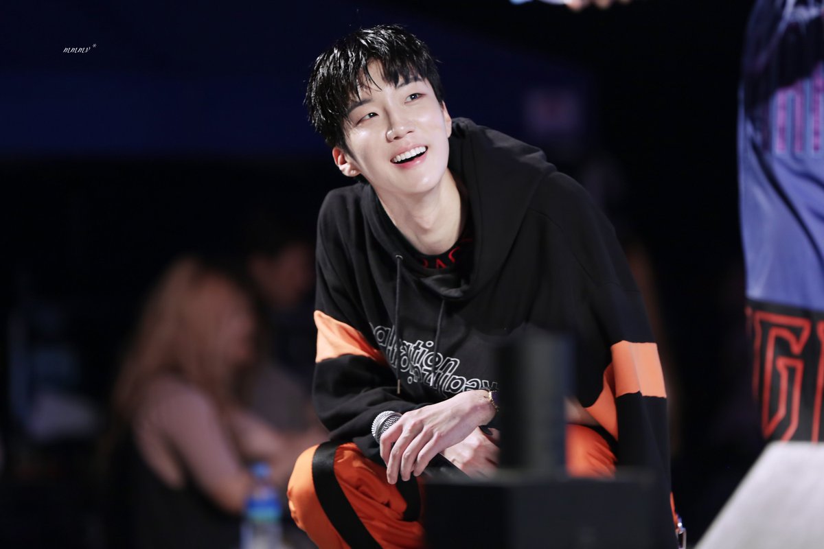 sh_momo_'s tweet photo. ➖HQ
요 예쁜 댕댕이 제가 거둬가서 쓰담쓰담 평생 예뻐해주고만 싶은데 어더케하면 데려갈 수 있조 8ㅅ8 
@official_hoony_ 

#위너 #이승훈 #seunghoon #hoony https://t.co/PsokPuC6v0