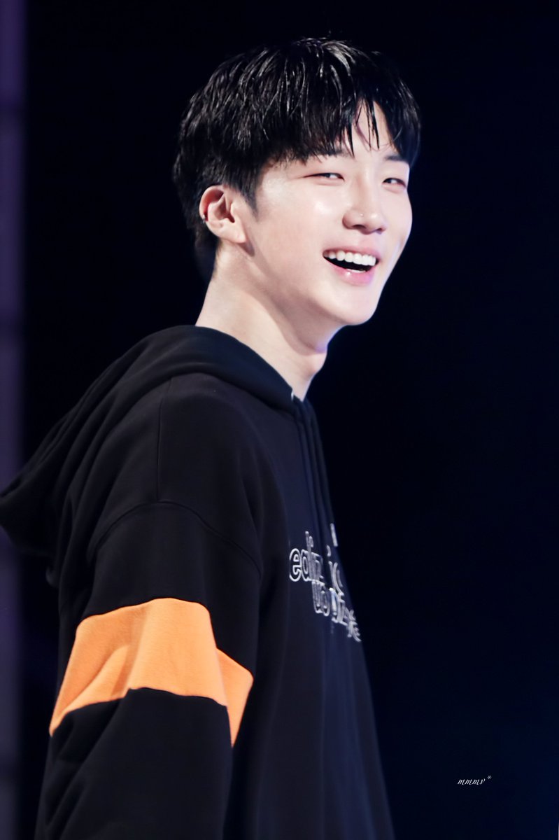 sh_momo_'s tweet photo. ➖HQ
승훈이가 웃는 순간 내 세상 모든게 다 달콤하게 녹아 내리는 것 같고,, 🍭🍭
@official_hoony_ 

#위너 #이승훈 #seunghoon #hoony https://t.co/I9dOkddDMH