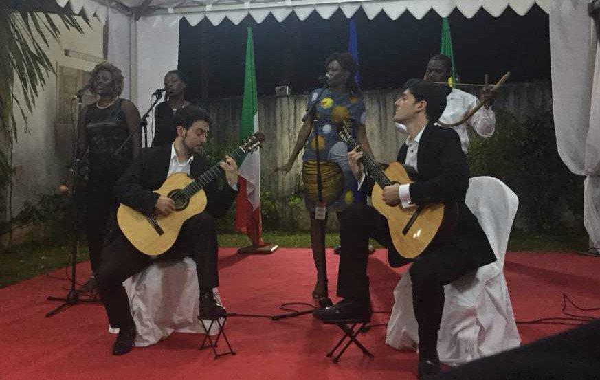 ItalyinGA's tweet photo. Celebrazione della #FestadellaRepubblica in Residenza: l'ascolto degli inni, il discorso dell'Ambasciatore, il concerto del #DuoBlancoSinacori con un'incursione di Seba Charmelle @GuitarDuo_BS https://t.co/jbTj6DP6im