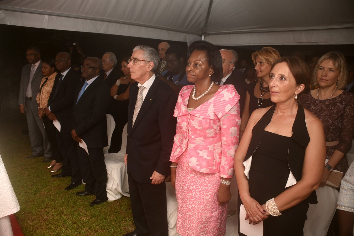 ItalyinGA's tweet photo. Celebrazione della #FestadellaRepubblica in Residenza: l'ascolto degli inni, il discorso dell'Ambasciatore, il concerto del #DuoBlancoSinacori con un'incursione di Seba Charmelle @GuitarDuo_BS https://t.co/jbTj6DP6im