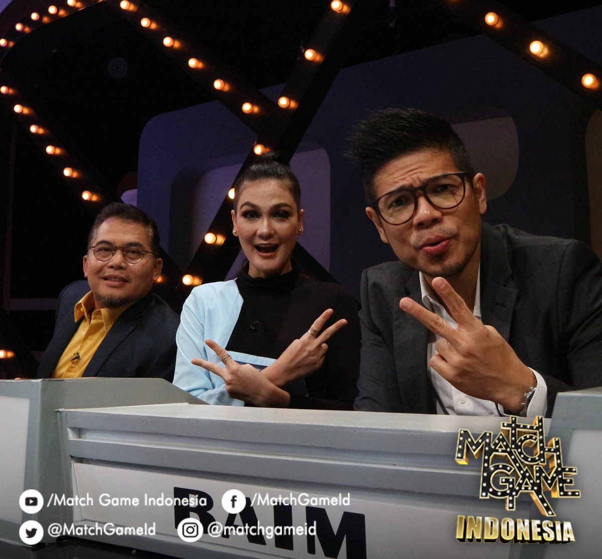 MatchGameId's tweet photo. Selain yang biasa hadir di meja panelis, Denny Chandra, Luna Maya, dan Baim, #MatchGameGTV malam ini kedatangan Tina Toon, Cemen, dan Olla Ramlan! Jawaban-jawaban seperti apa ya yang akan mereka keluarkan? Nonton aja yuk malam ini jam 22.00 di @OfficialGTVID https://t.co/QymZs7kVz0