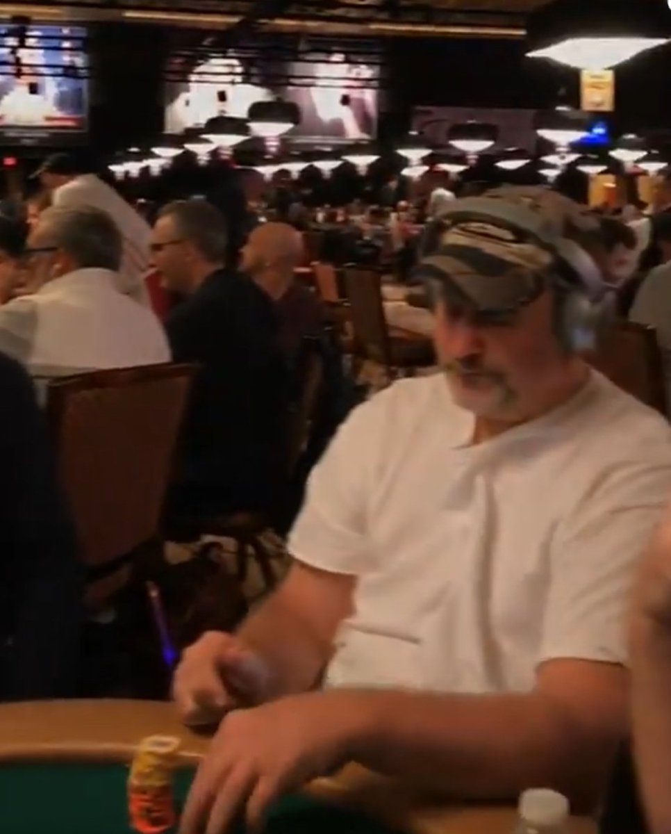 Matt_C_378's tweet image. #watdahell nice face