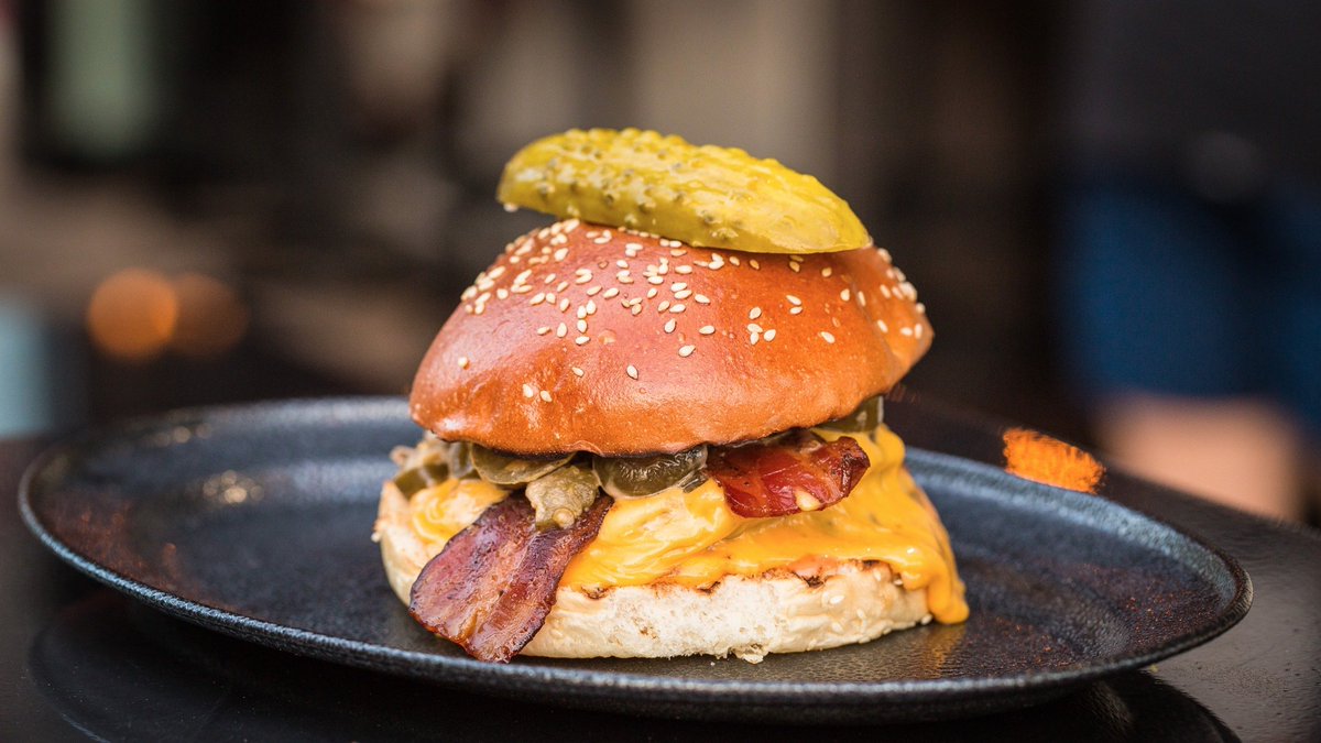 Here are 20 great Brisbane cheap eats that will only set you back $20 or less: bit.ly/2jIt6nU. Compiled in partnership with <a href="/AmexAU/">Amex Australia</a> #ad