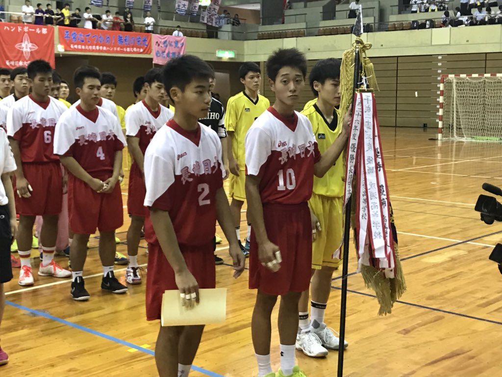 ngs_taiho's tweet photo. 長崎県高総体ハンドボール競技は
女子決勝 ２０対１６
優勝 佐世保商業
準優勝 佐世保西
男子決勝 ２３対１９(延長)
優勝 長崎日大
準優勝 瓊浦
男子決勝は、終了間際に追いついての春季に続く延長でした。今日も熱い戦いでした。佐商、日大の皆さんはインターハイがんばれ❗️ https://t.co/fye4TLeFNn