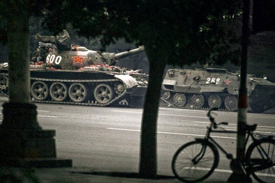 nathanlawkc's tweet photo. Once upon a time, bicycles were used in a special and heart-broken way.
#NeverForget
#TiananmenMassacre https://t.co/3SDHbtjqrl