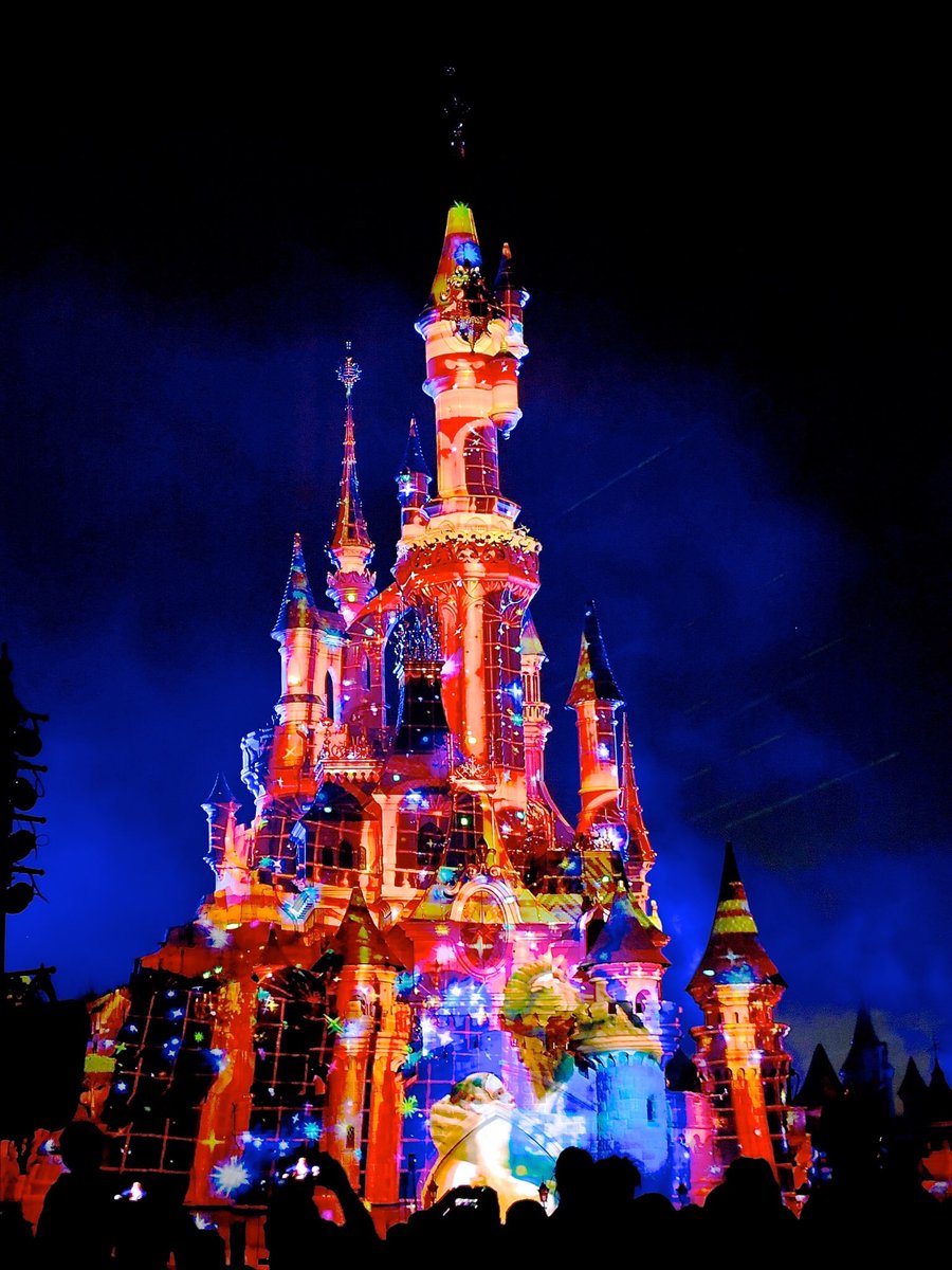 Mezzomikiのディズニーブログ ディズニーランド パリのキャッスルプロジェクションマッピング Disney Illuminations T Co 6teyanspa2