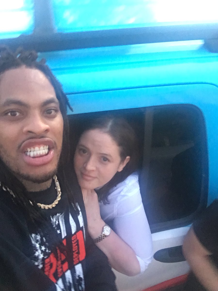 KMFT907's tweet photo. 4am in Fairbanks, Alaska and I ran into @WakaFlocka #igohardinthepaint #fairbanks #Alaska https://t.co/Dsr3t0LAaD