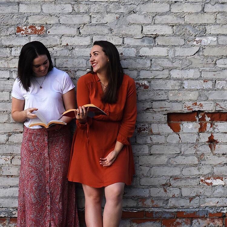 justabookish's tweet image. Have you listened to the latest episode of @betterwordspod yet? It’s spilling the tea part 2! ☕️📚 
LISTEN NOW 🎙 #betterwords #podcasting