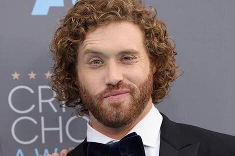 moonemj's tweet photo. I have peaked ladies and gentleman. Today I got told I look like T.J. Miller. 👍🏼😅👍🏼😅👍🏼😅👍🏼😅👍🏼😅👍🏼😅 https://t.co/LLe9esaCZF