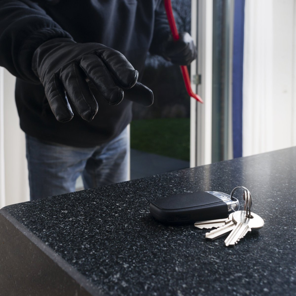 ourcbcity's tweet image. Car thieves can go to great lengths to steal motor vehicles, including entering your home to steal keys. Car security begins at home. To learn how to protect yourself, visit carsafe.com.au/car-security-b…
#operationbounceback