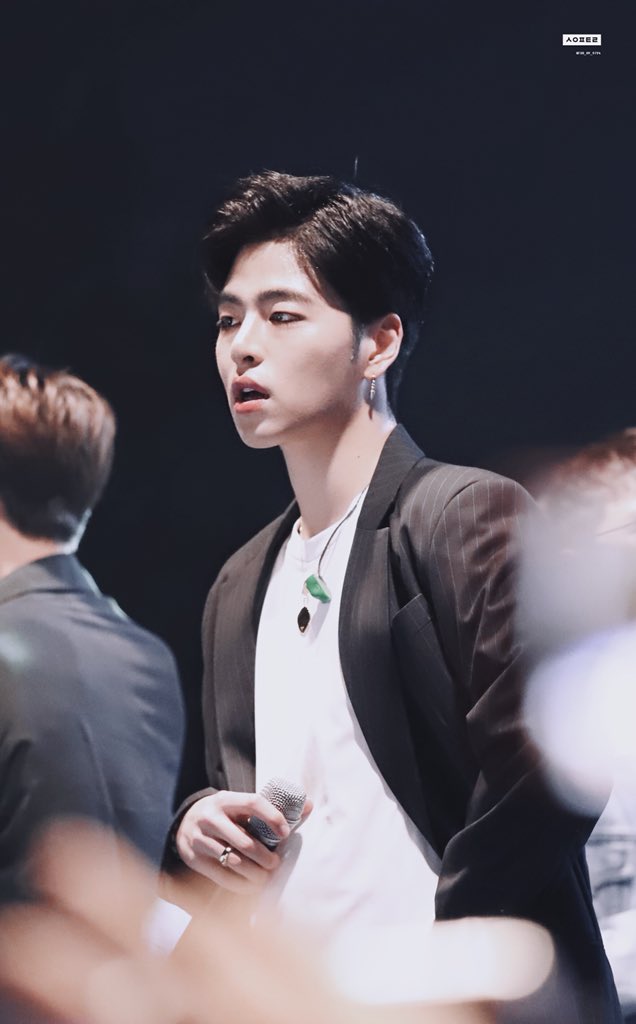 _Factories__'s tweet photo. 180601 서일대학교 축제
It’s like a movie scene , 🎬🖤

#iKON #아이콘 #구준회 #JUNE #ジュネ https://t.co/0onBW4aVRh