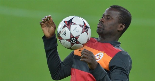 Bugün eski futbolcumuz Emmanuel Eboue\in do um günü.

Happy Birthday Eboue! 