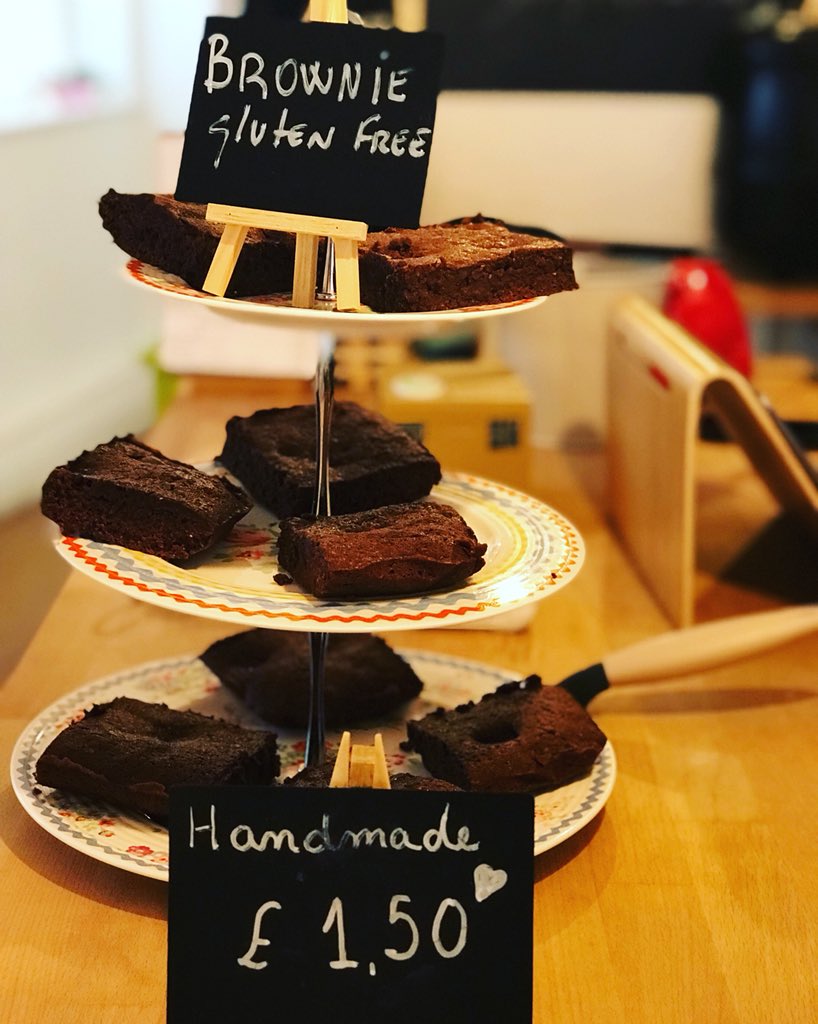 Good morning Newbury ! #harrisoncoffee #coffeeshop #coffeelove #coffeetime #coffee #coffeelatte #flatwhite #brownie #glutenfree #homemade #healthyfood #healthylifestyle #healthy 😉